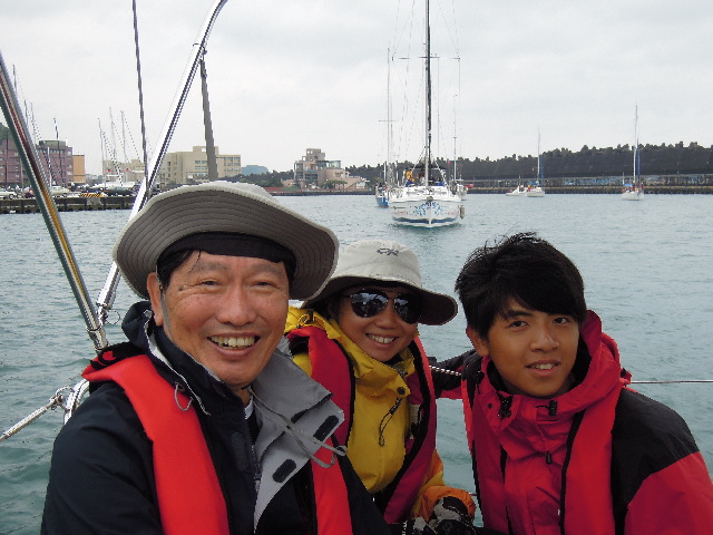 20130429台琉國際帆船賽由系主任王崇武帶領