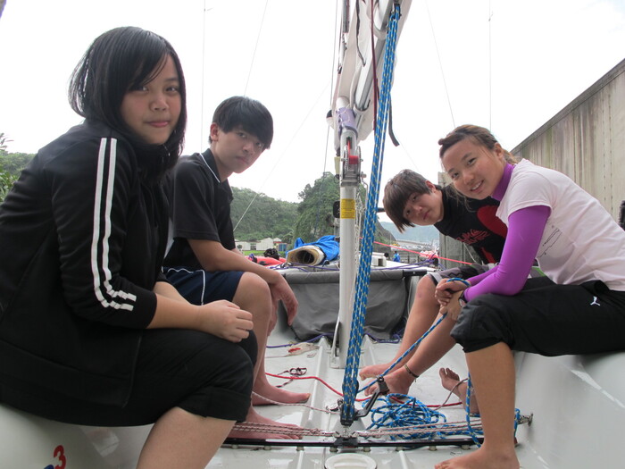 20120304台琉盃重型帆船賽隊員於蘇澳豆腐岬學習如何架設Laser SB3帆船圖片