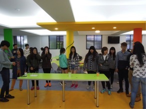 海觀系系學會於 2015.12.23(三)在新學生餐廳 舉辦 耶誕節交換趣活動！圖片