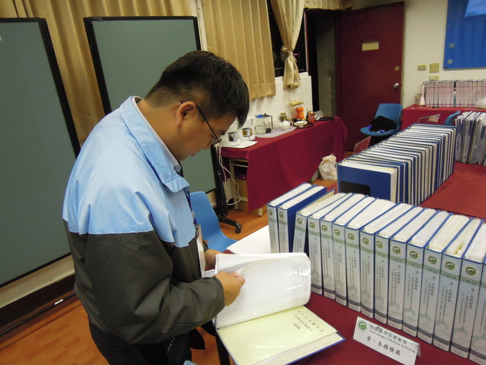 本校於12月9日舉辦校內學術單位自我評鑑工作圖片