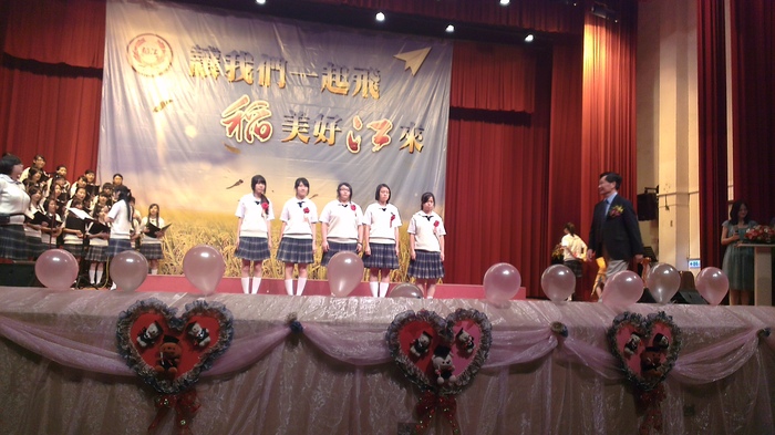 系主任參加國高中畢業典禮與招生活動圖片