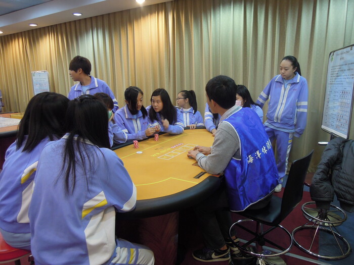 20131211金陵女中150位同學蒞臨本系參訪圖片