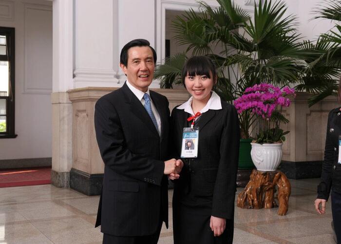 海洋休閒觀光系四觀三乙林欣穎同學，代表參加全國優秀青年表揚。觀三明李家銘同學，代表參加臺北市優秀青年表揚圖片